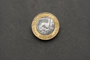 Monedas del Mundial en México con diseños conmemorativos y versiones de oro y plata para coleccionistas