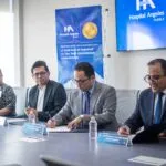 BUAP y el presidente de Grupo Vazol, Olegario Vázquez Aldir, realizaron un convenio para que los estudiantes colaboren en el Hospital Angeles.