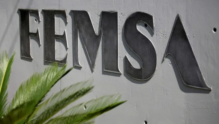 FEMSA fortalece su negocio de crédito mediante una alianza estratégica con QED Investors