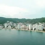 Capacidad de playas en Acapulco para fortalecer el turismo sostenible y la conservación del destino en Guerrero.