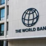 Crecimiento global desacelerado en 2026 por conflicto en Medio Oriente y aumento de la inflación mundial