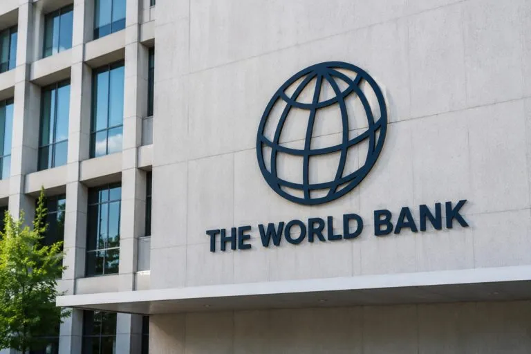 Crecimiento global desacelerado en 2026 por conflicto en Medio Oriente y aumento de la inflación mundial