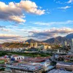 Manufactura en Nuevo León con plantas industriales, inversión e innovación que fortalecen el crecimiento industrial.
