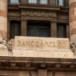 Banxico destaca la solidez del sistema financiero y el avance de la digitalización bancaria en México