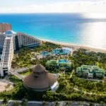 Talento hotelero en Iberostar México con programas de formación y Wave of Change para fortalecer el desarrollo profesional.