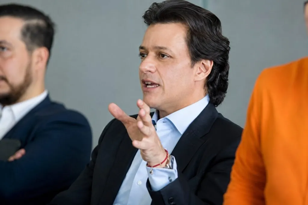 Adaptación empresarial como estrategia de crecimiento para empresas mexicanas en un mercado digital y competitivo.