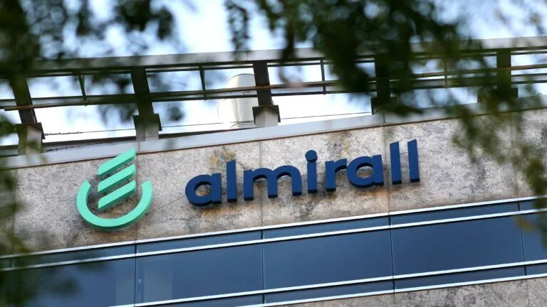 Almirall impulsa sus resultados gracias al crecimiento de su negocio dermatológico