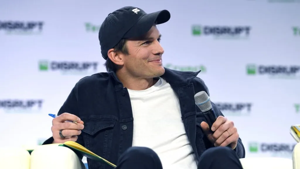 Representación de inversión en startups de inteligencia artificial impulsada por Ashton Kutcher.