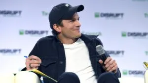 Representación de inversión en startups de inteligencia artificial impulsada por Ashton Kutcher.