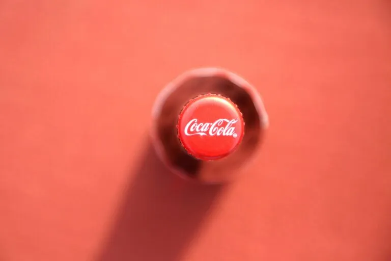 Consumo de refrescos impulsa ventas en tiendas mexicanas durante un periodo de alta demanda comercial