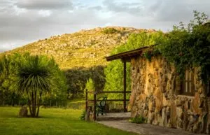 Hoteles más Verdes distingue a Hostería de la Cascada en Tandil por su gestión sustentable y turismo responsable.