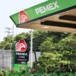Importación de gasolina en México con operaciones de Pemex y distribución de combustibles para empresas privadas.