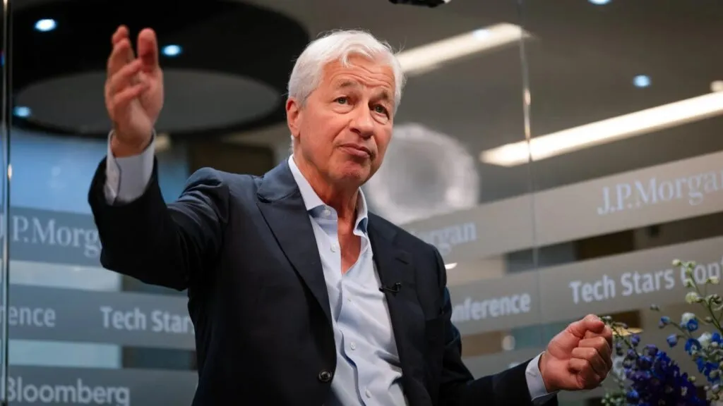 Jamie Dimon analiza el futuro de JPMorgan con innovación y crecimiento sostenible