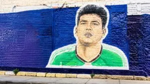 Mural del Tri en La Villita fortalece la cultura empresarial y la identidad de la comunidad latina en Chicago.