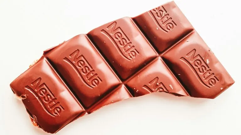 Productos de Nestlé con una estrategia enfocada en eliminar colorantes artificiales a nivel mundial