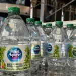 Nestlé reorganiza su negocio de agua en Europa mediante una estrategia enfocada en marcas de mayor crecimiento.