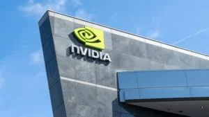 Servidores de alto rendimiento utilizados para infraestructura de inteligencia artificial impulsada por Nvidia.
