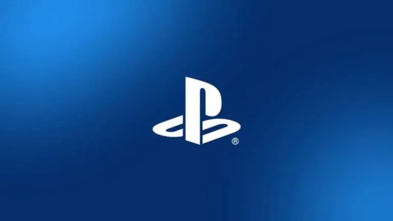 Consola PlayStation junto a videojuegos digitales representando la nueva estrategia de Sony.