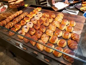 Pan dulce de CDMX en una panadería tradicional que preserva el oficio panadero y sus conocimientos artesanales