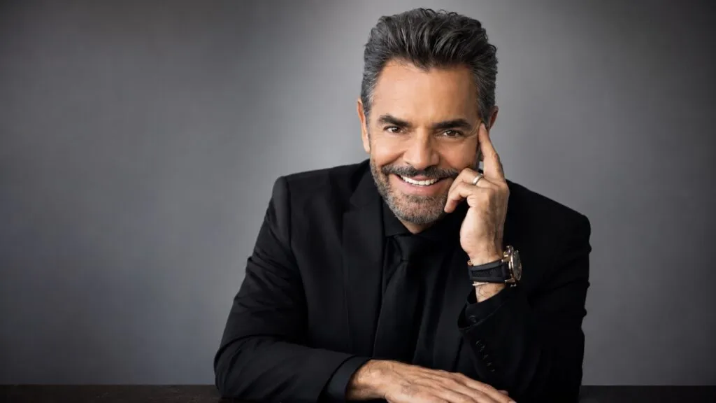 Eugenio Derbez durante un evento relacionado con su carrera internacional y su fortuna.
