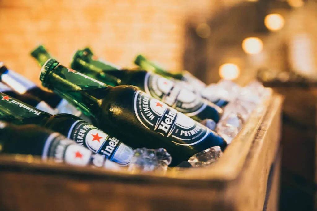 Heineken Six fortalece su estrategia comercial en México con mayor inversión en tiendas y expansión regional.