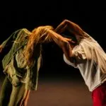 Escena inspirada en La dignidad del insecto, obra de Teatro UNAM que une ciencia, teatro y conciencia ambiental.