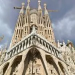 Sagrada Familia de Gaudí combina naturaleza, geometría y arquitectura en Barcelona