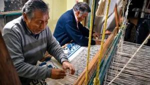 Arte textil con lana elaborado artesanalmente por una familia de Hidalgo, México
