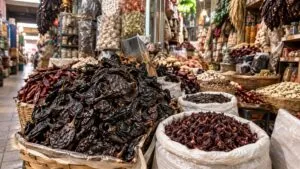 Ventas en Tapachula aumentan por la demanda de especias y veladoras durante las Fiestas Patrias en el Mercado 5 de Mayo.