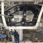 Stellantis suspenderá temporalmente la producción en tres fábricas de Francia por la escasez de baterías