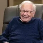 Warren Buffett deja la presidencia de Berkshire Hathaway y pasa a ser presidente emérito