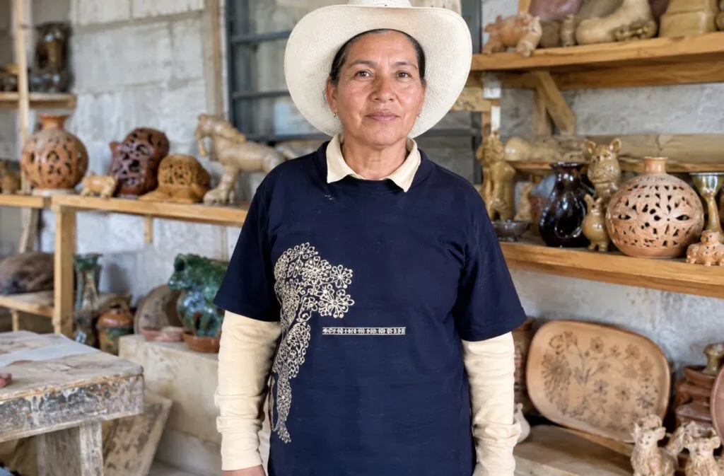 Artesanías de Amatenango del Valle combinan técnicas tradicionales de barro con nuevas oportunidades de comercialización.