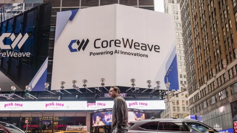 CoreWeave enfrenta dudas de los inversionistas por su elevada deuda y el gasto en infraestructura de inteligencia artificial
