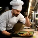 Día del Chef reconoce a los profesionales que impulsan la creatividad y calidad dentro de la industria gastronómica.
