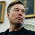 Elon Musk durante un evento público en Estados Unidos, donde sus aportaciones económicas a campañas republicanas generan atención.