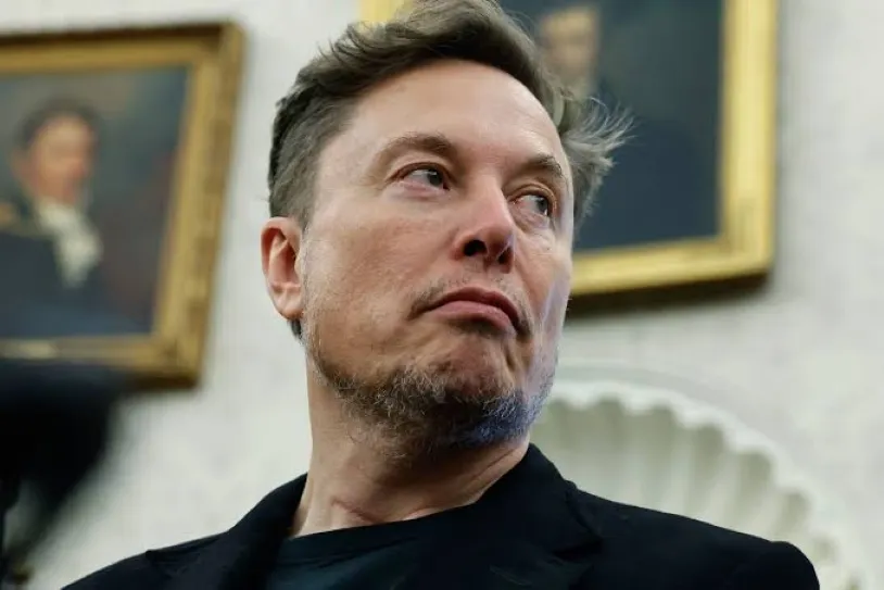 Elon Musk durante un evento público en Estados Unidos, donde sus aportaciones económicas a campañas republicanas generan atención.