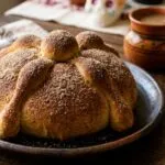 Festival del Pan de Muerto reúne en Zacapu a panaderos, artesanos y emprendedores para promover productos y negocios locales.