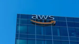 AWS tiene casi toda su capacidad de cómputo para 2027 comprometida por la creciente demanda de inteligencia artificial