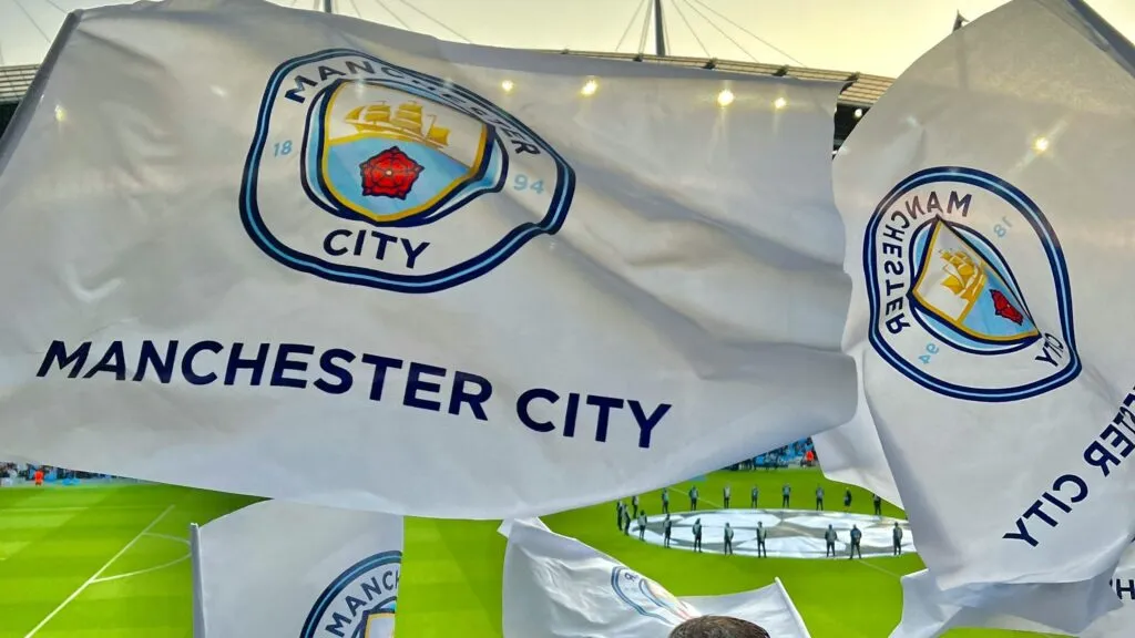 Manchester City enfrenta un proceso por infracciones financieras mientras continúa su apelación ante la Premier League
