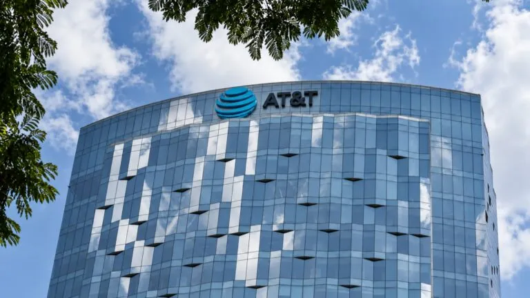 AT&T vende sus operaciones en México a Televisa y Grupo Fintech por 2.000 millones de dólares
