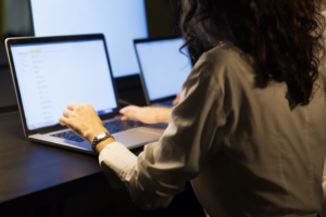 Seguritech advierte por qué las PyMEs deben reforzar su ciberseguridad.